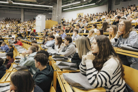 Zum Artikel "Zahl der Studierenden an der FAU wächst erneut"