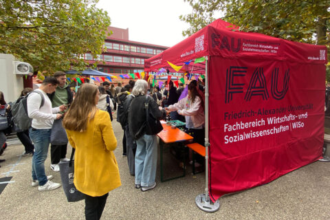 Symbolbild zum Artikel. Der Link öffnet das Bild in einer großen Anzeige.